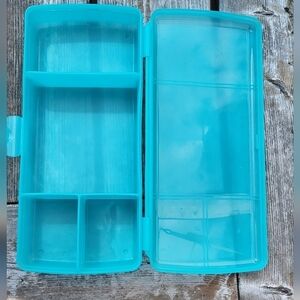 Tupperware Lunch n Things Sandwich Keeper Container Divided